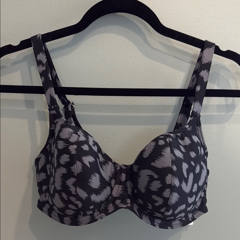Stylish Gray Patterned Bikini Top